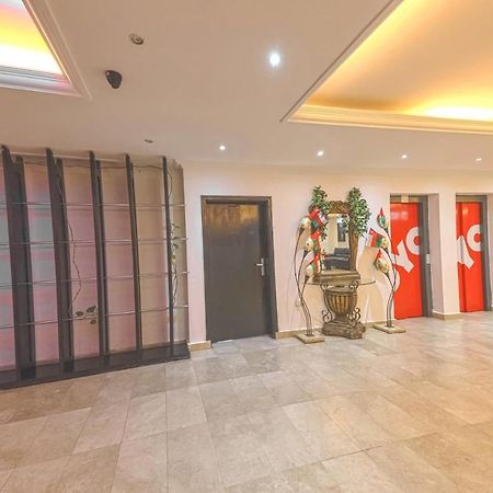 Majestic Hotel Wādī Kabīr Екстериор снимка