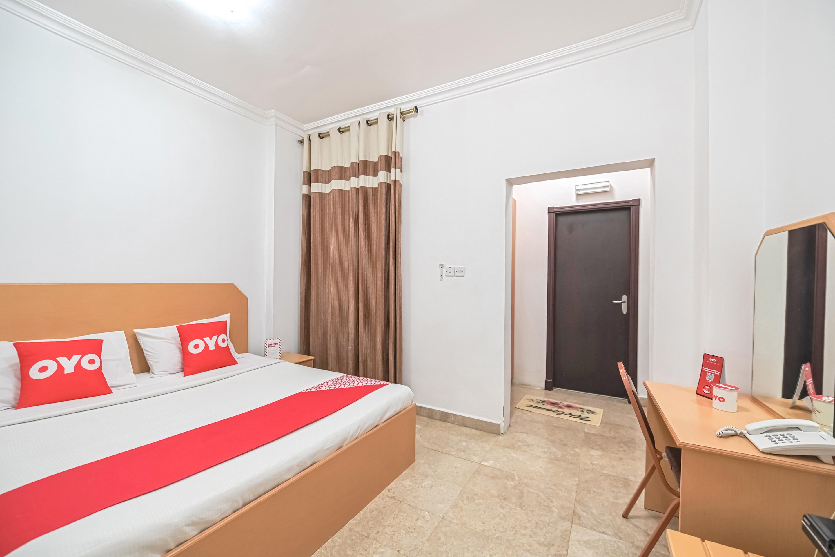 Majestic Hotel Wādī Kabīr Екстериор снимка