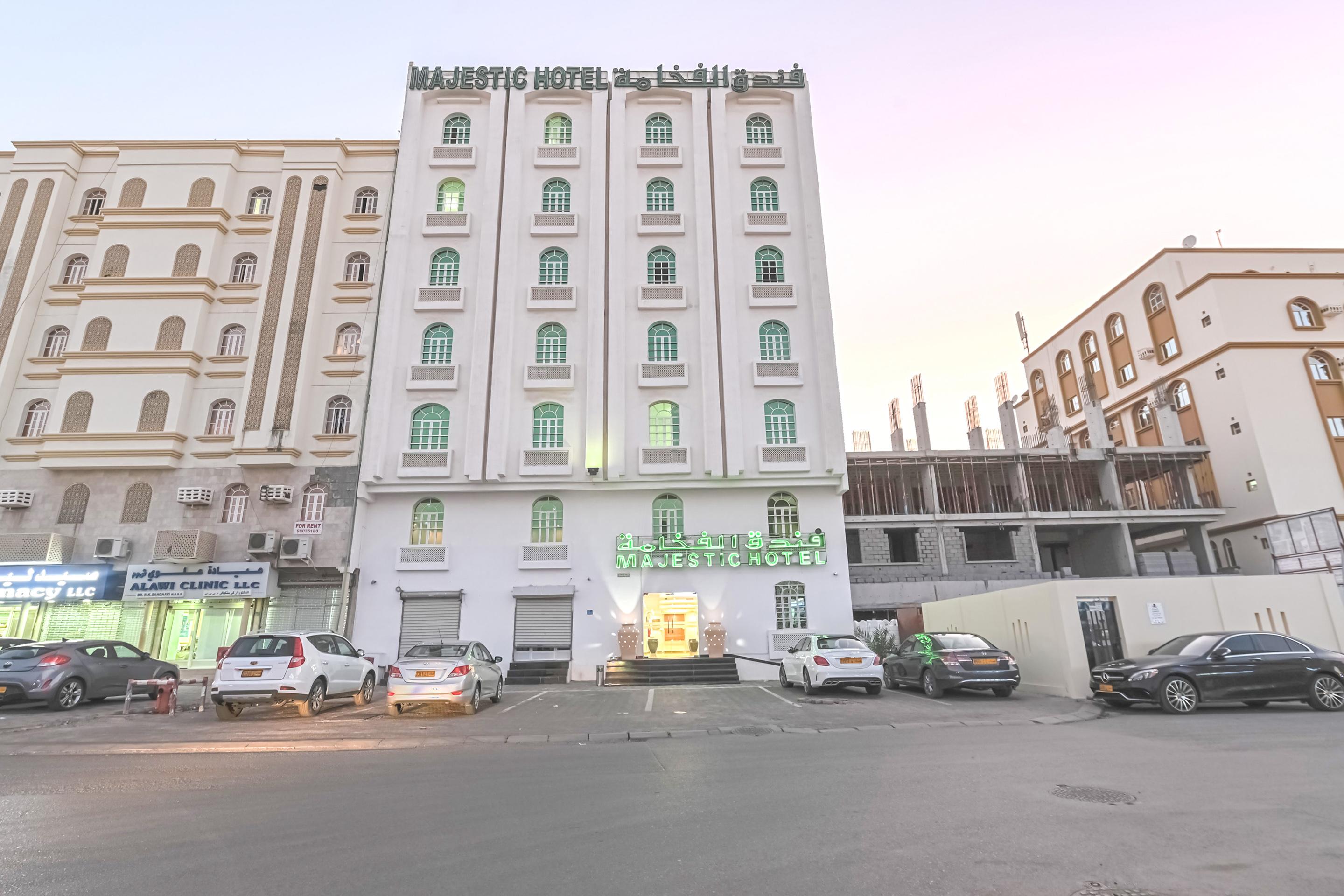Majestic Hotel Wādī Kabīr Екстериор снимка