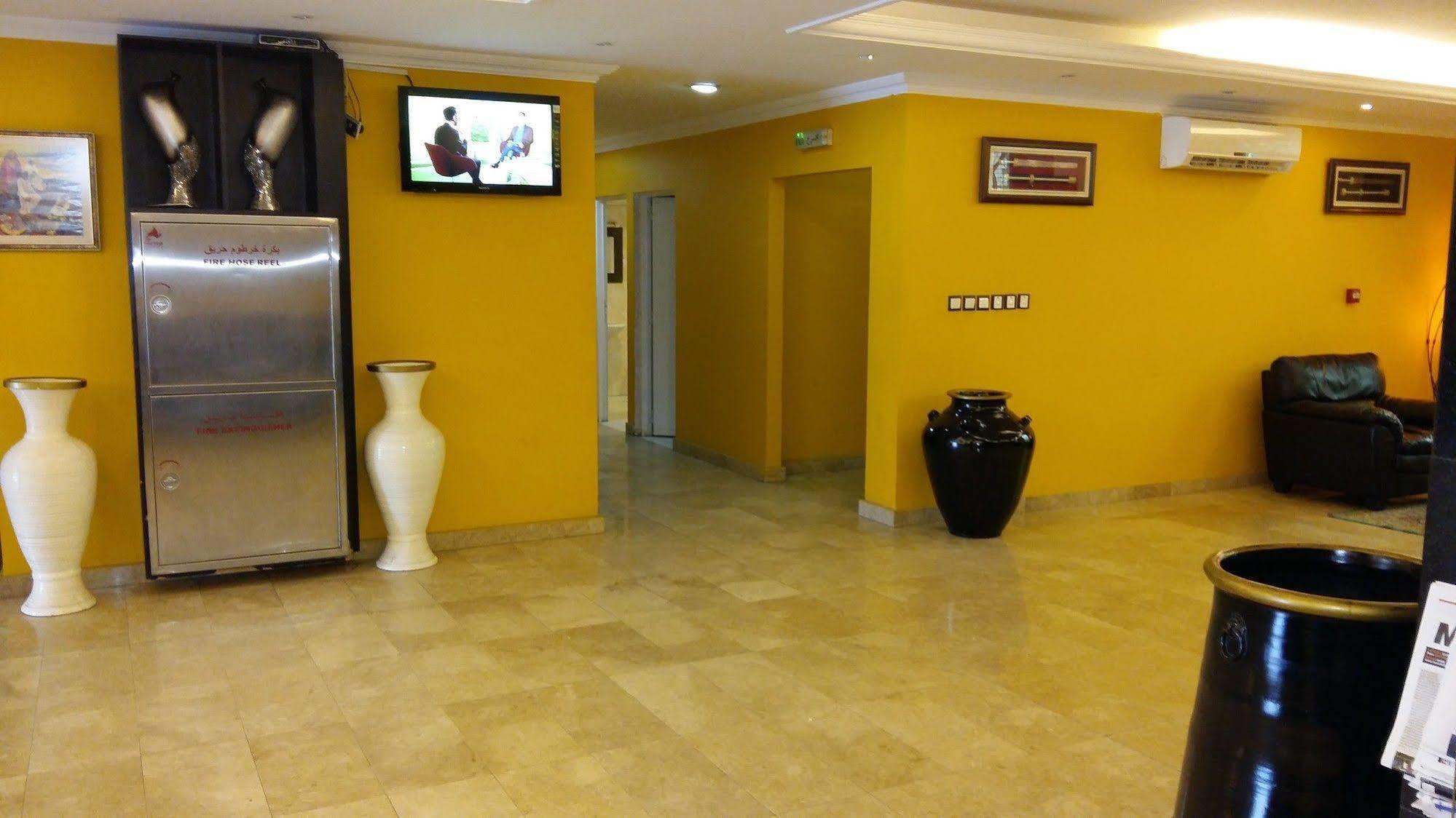 Majestic Hotel Wādī Kabīr Екстериор снимка