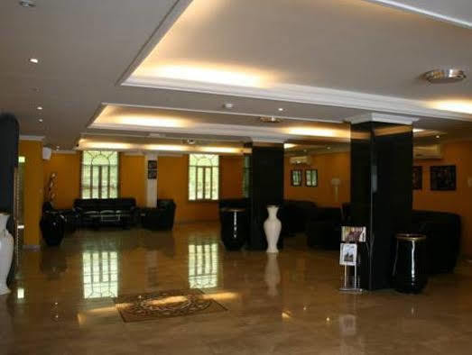 Majestic Hotel Wādī Kabīr Екстериор снимка